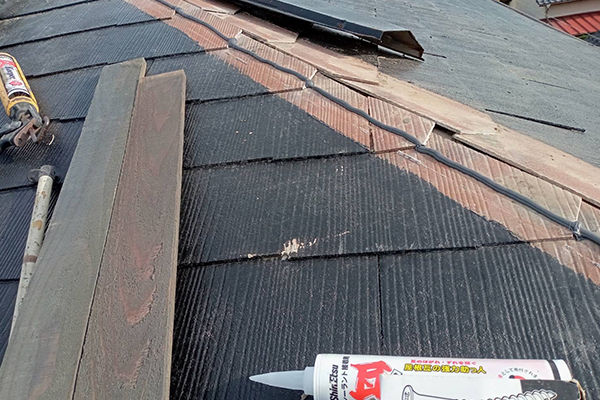 コロニアルの棟板金の取り替え
